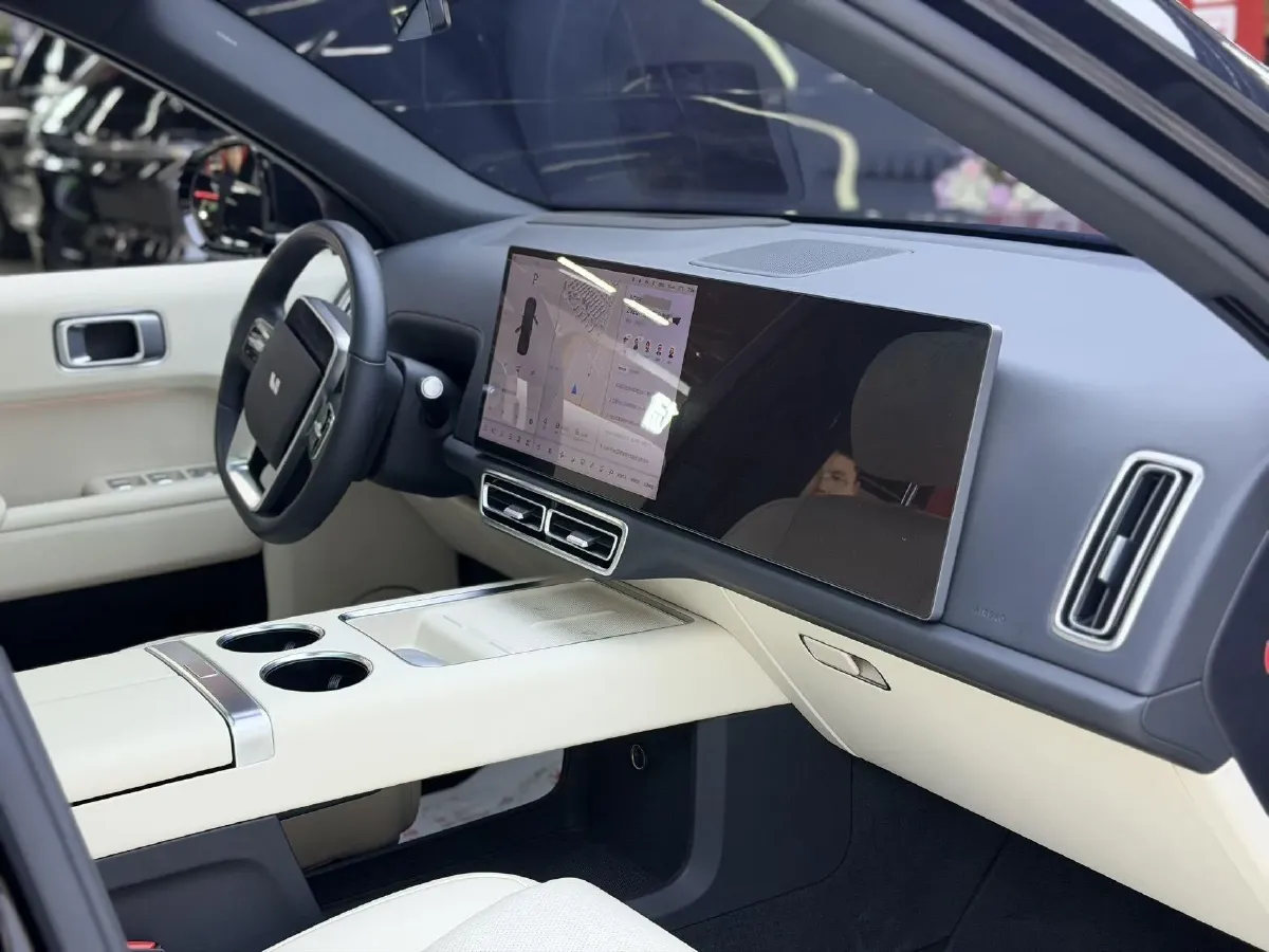 2023 Li L8 Range Extended 154HP REEV 40.9KWH,autocango,china used car exporter,china ev exporter,chinese used car exporter,chinese used ev exporter