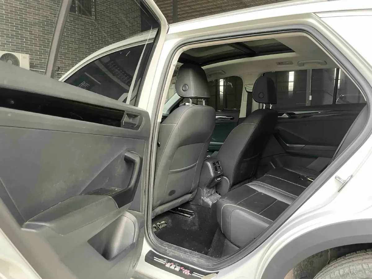 2021 Volkswagen T-Roc 1.4T 150HP L4 7DCT,autocango,china used car exporter,china ev exporter,chinese used car exporter,chinese used ev exporter