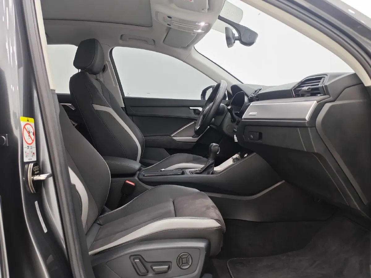 2022 Audi Q3 1.4T 150HP L4 7DCT,autocango,china used car exporter,china ev exporter,chinese used car exporter,chinese used ev exporter