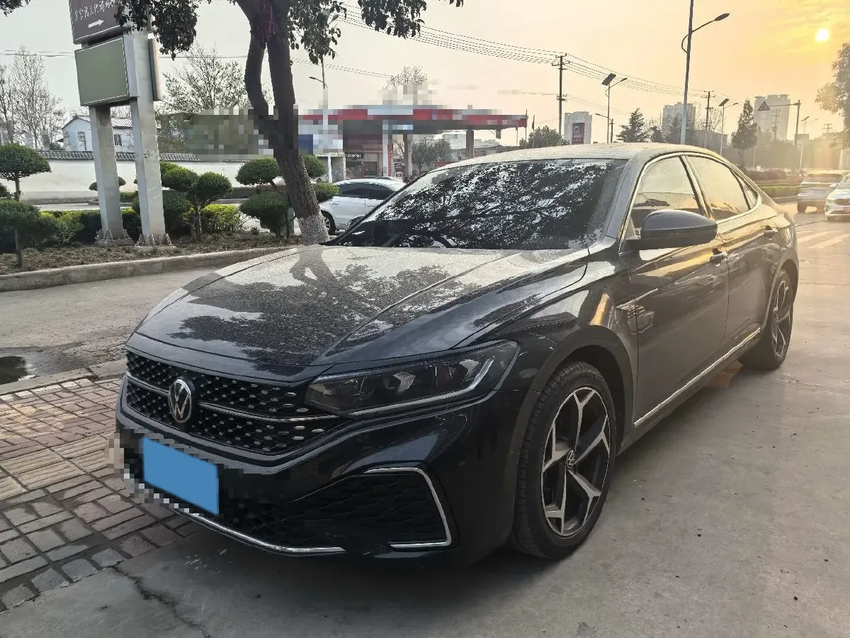 2024 Volkswagen Passat 2.0T 220HP L4 7DCT,autocango,china used car exporter,china ev exporter,chinese used car exporter,chinese used ev exporter