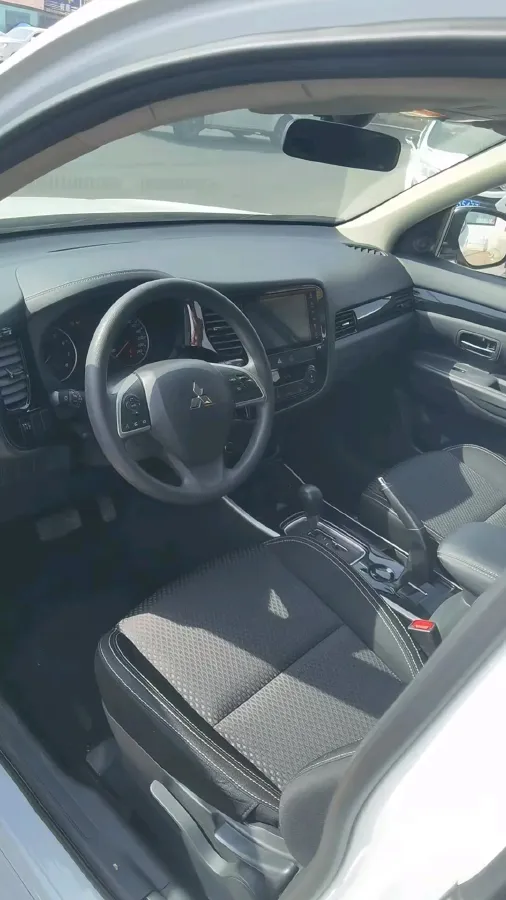 2021 Mitsubishi Outlander 2.0L 166HP L4 CVT,autocango,china used car exporter,china ev exporter,chinese used car exporter,chinese used ev exporter