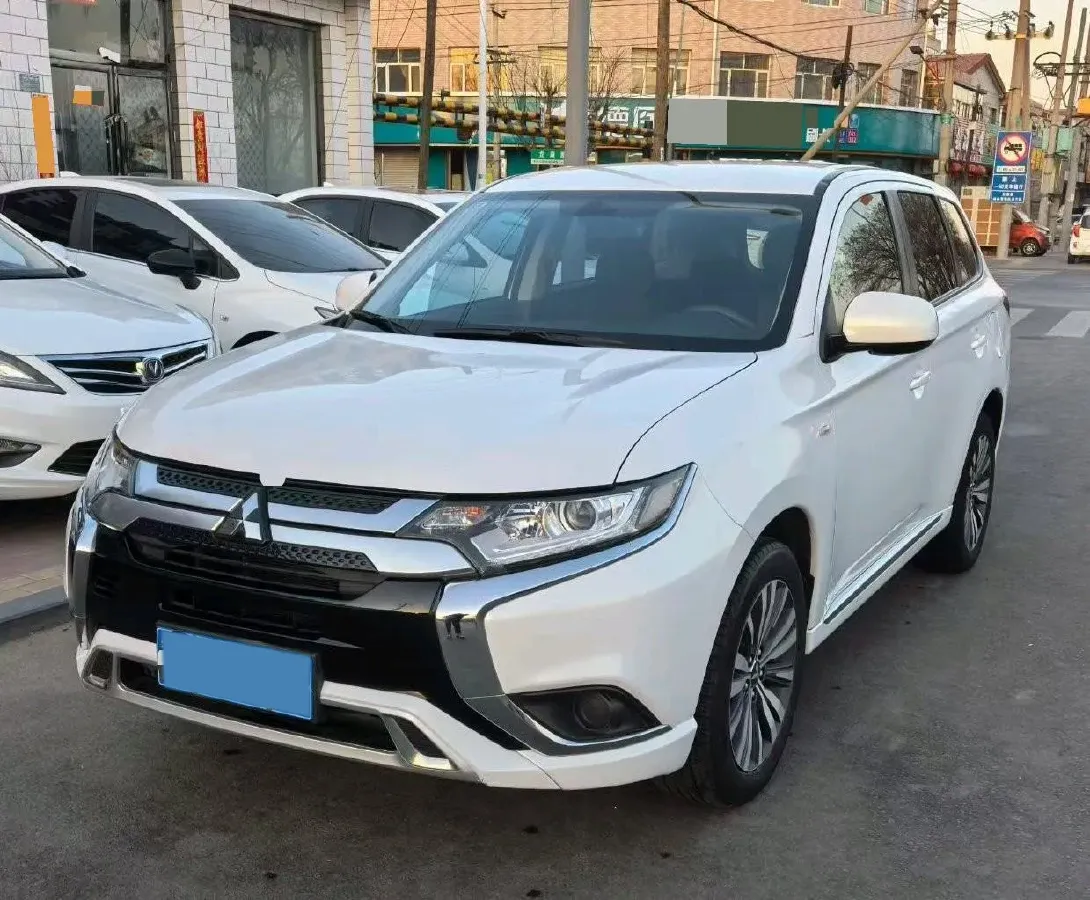 2021 Mitsubishi Outlander 2.0L 166HP L4 CVT,autocango,china used car exporter,china ev exporter,chinese used car exporter,chinese used ev exporter