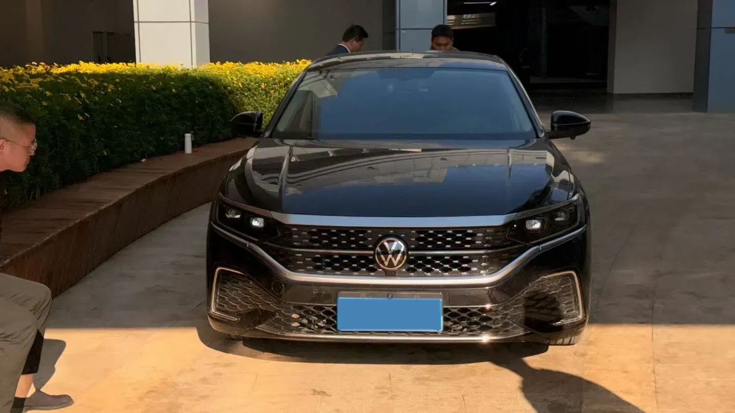 2023 Volkswagen Passat 2.0T 186HP L4 7DCT,autocango,china used car exporter,china ev exporter,chinese used car exporter,chinese used ev exporter