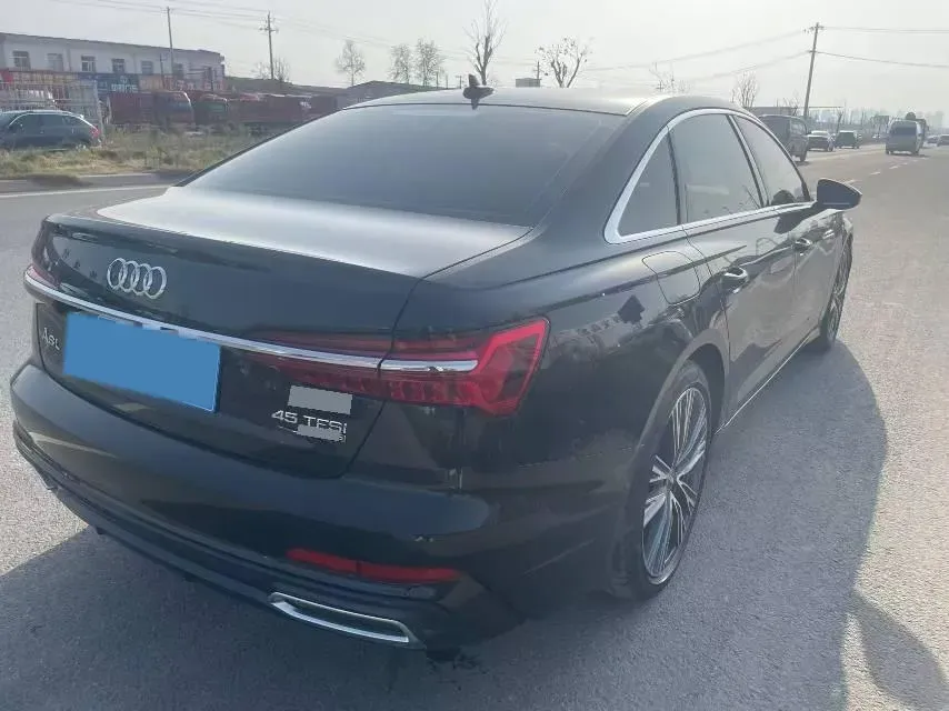 2022 Audi A6L 2.0T 224HP L4 7DCT,autocango,china used car exporter,china ev exporter,chinese used car exporter,chinese used ev exporter