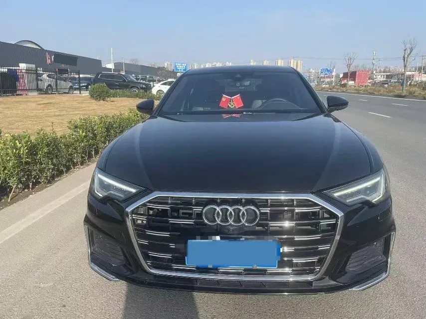 2022 Audi A6L 2.0T 224HP L4 7DCT,autocango,china used car exporter,china ev exporter,chinese used car exporter,chinese used ev exporter