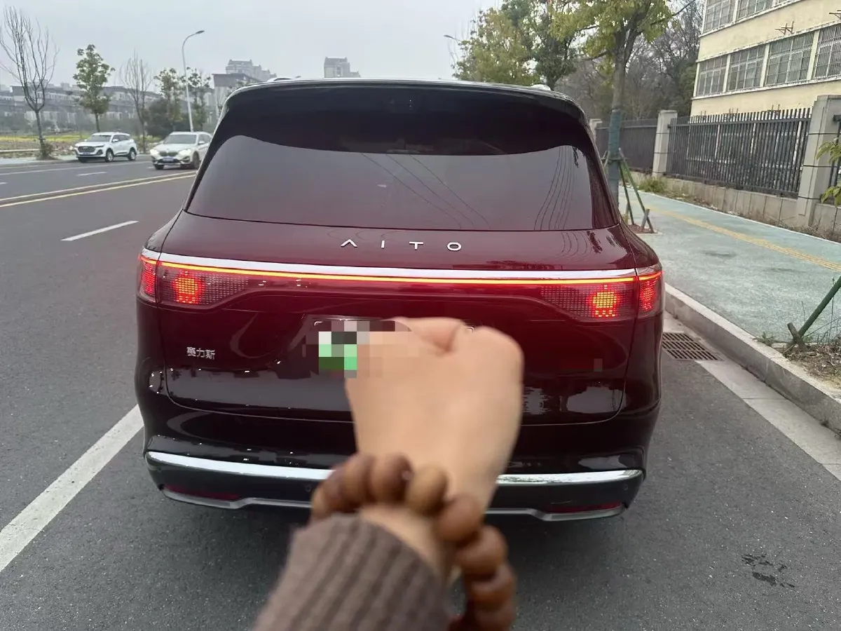 2025 AITO AITO M8 REEV 160HP REEV 53.4KWH,autocango,china used car exporter,china ev exporter,chinese used car exporter,chinese used ev exporter