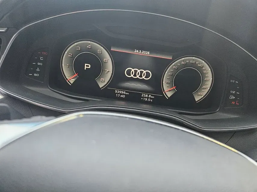 2021 Audi A6L 2.0T 224HP L4 7DCT,autocango,china used car exporter,china ev exporter,chinese used car exporter,chinese used ev exporter