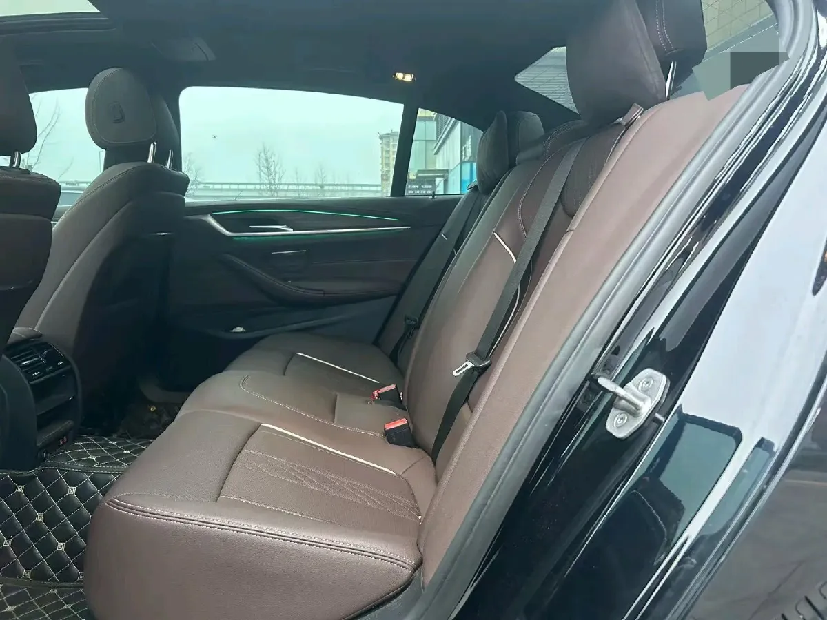 2022 BMW 5 Series 2.0T 252HP L4 8AT,autocango,china used car exporter,china ev exporter,chinese used car exporter,chinese used ev exporter