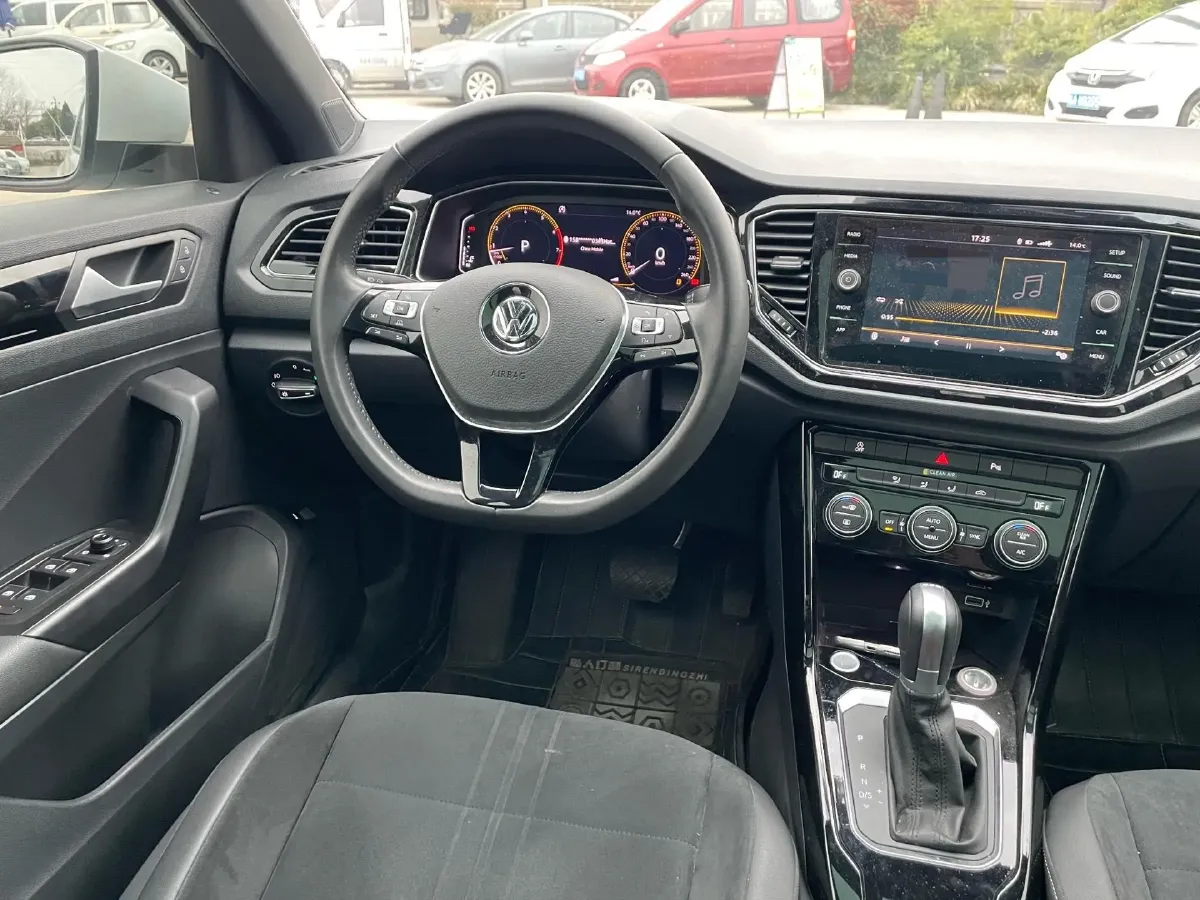 2019 Volkswagen T-Roc 1.4T 150HP L4 7DCT,autocango,china used car exporter,china ev exporter,chinese used car exporter,chinese used ev exporter