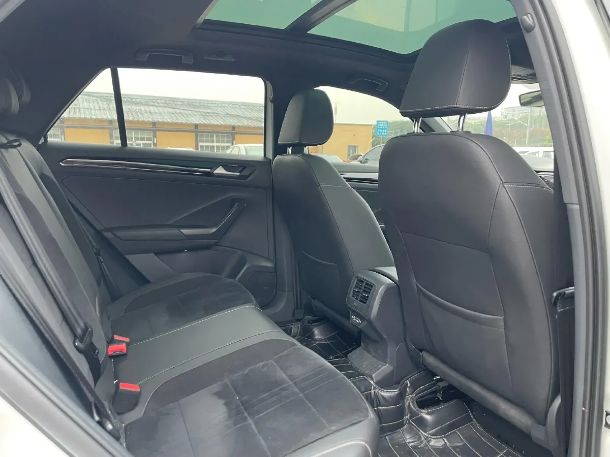 2019 Volkswagen T-Roc 1.4T 150HP L4 7DCT,autocango,china used car exporter,china ev exporter,chinese used car exporter,chinese used ev exporter
