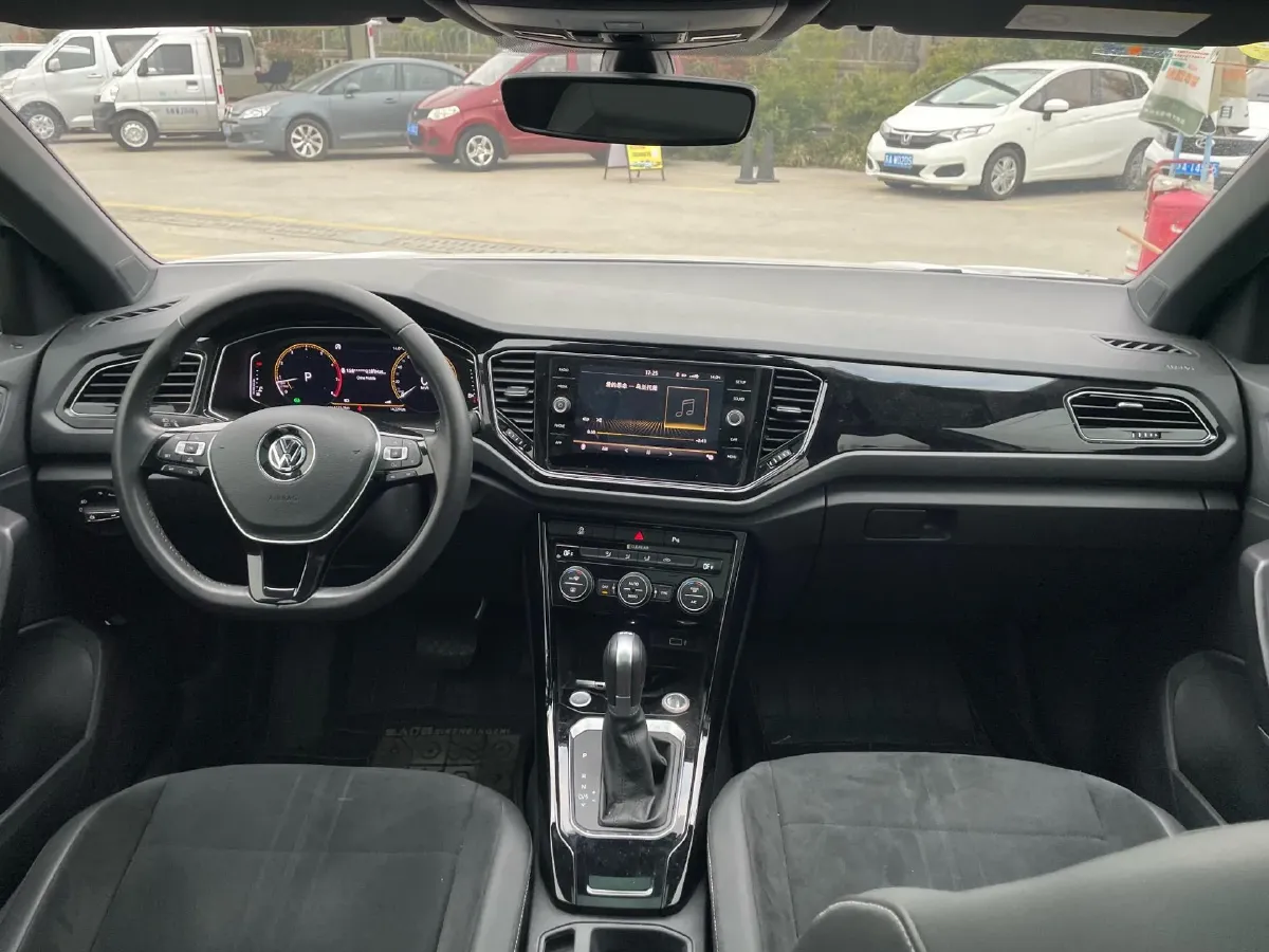 2019 Volkswagen T-Roc 1.4T 150HP L4 7DCT,autocango,china used car exporter,china ev exporter,chinese used car exporter,chinese used ev exporter