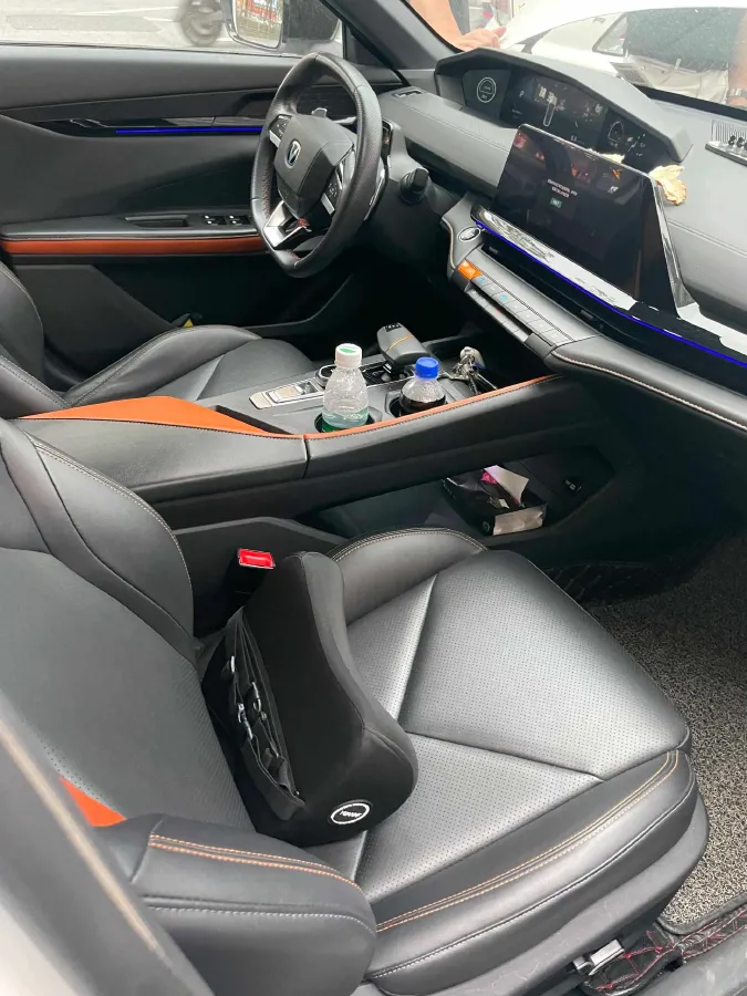 2022 ChangAn UNI-V 1.5T 188HP L4 7DCT,autocango,china used car exporter,china ev exporter,chinese used car exporter,chinese used ev exporter