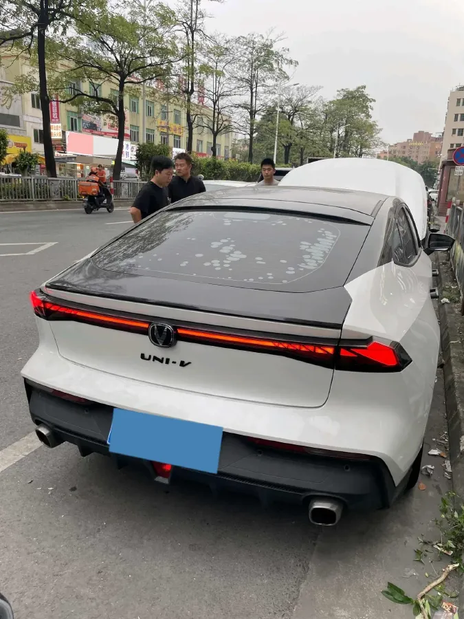 2022 ChangAn UNI-V 1.5T 188HP L4 7DCT,autocango,china used car exporter,china ev exporter,chinese used car exporter,chinese used ev exporter