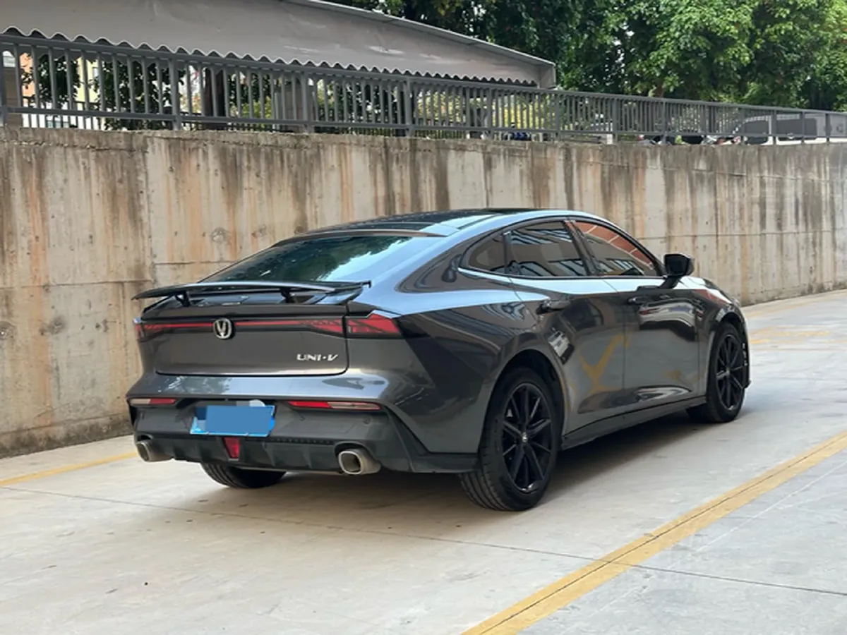 2023 ChangAn UNI-V 1.5T 188HP L4 7DCT,autocango,china used car exporter,china ev exporter,chinese used car exporter,chinese used ev exporter