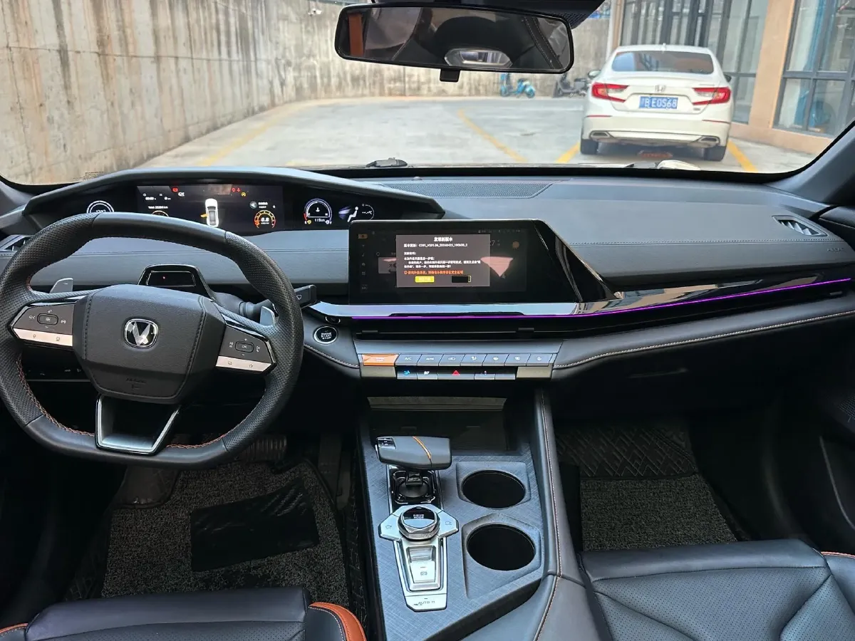 2023 ChangAn UNI-V 1.5T 188HP L4 7DCT,autocango,china used car exporter,china ev exporter,chinese used car exporter,chinese used ev exporter