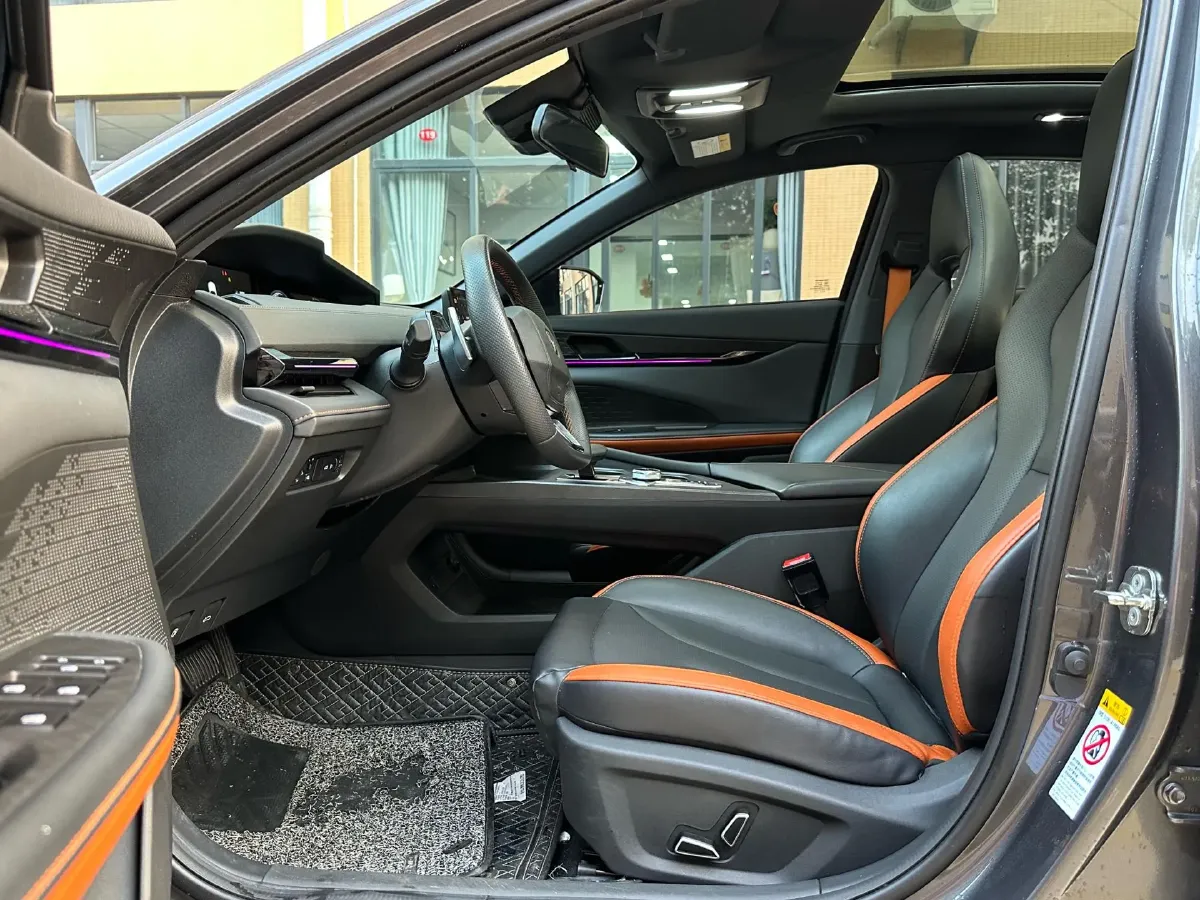 2023 ChangAn UNI-V 1.5T 188HP L4 7DCT,autocango,china used car exporter,china ev exporter,chinese used car exporter,chinese used ev exporter