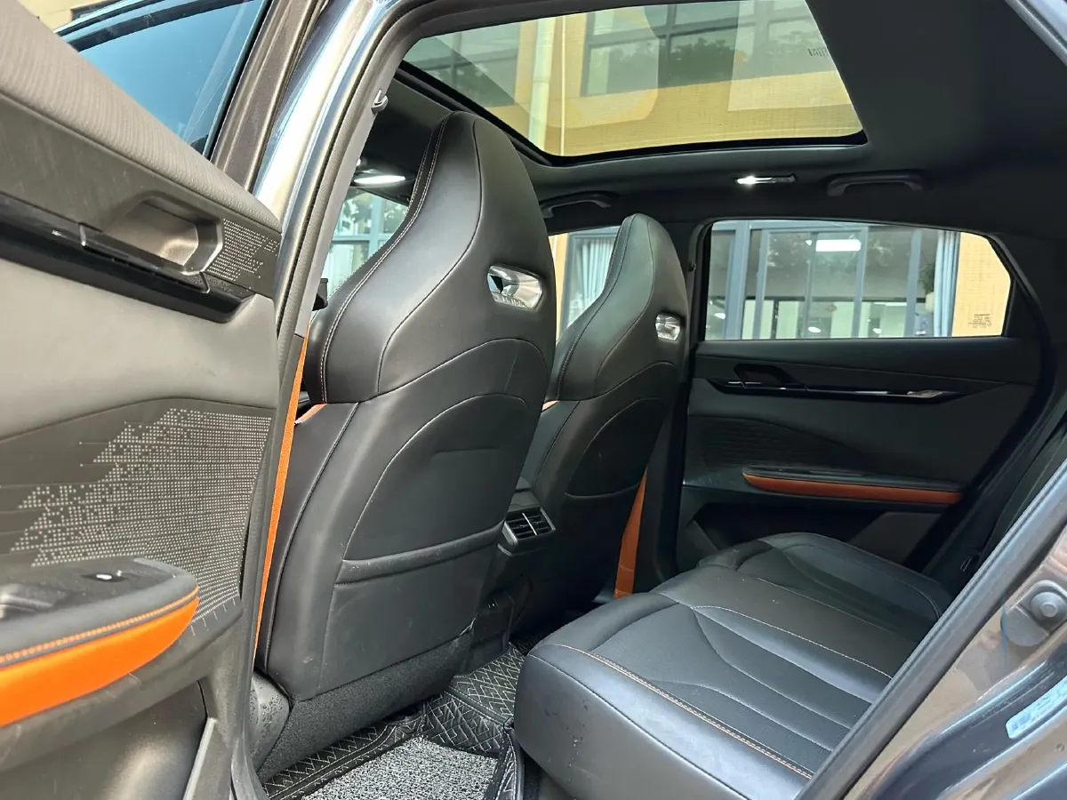 2023 ChangAn UNI-V 1.5T 188HP L4 7DCT,autocango,china used car exporter,china ev exporter,chinese used car exporter,chinese used ev exporter