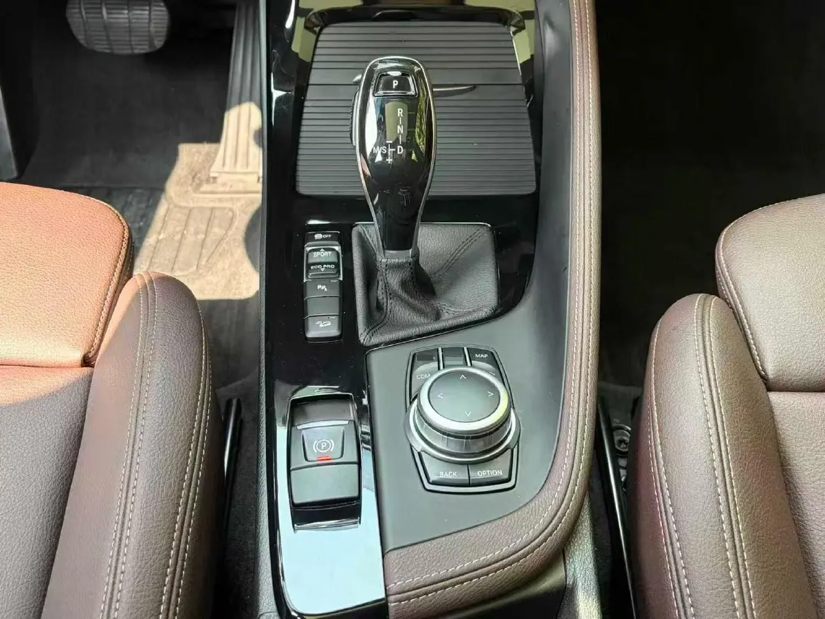 2021 BMW X1 2.0T 192HP L4 8AT,autocango,china used car exporter,china ev exporter,chinese used car exporter,chinese used ev exporter