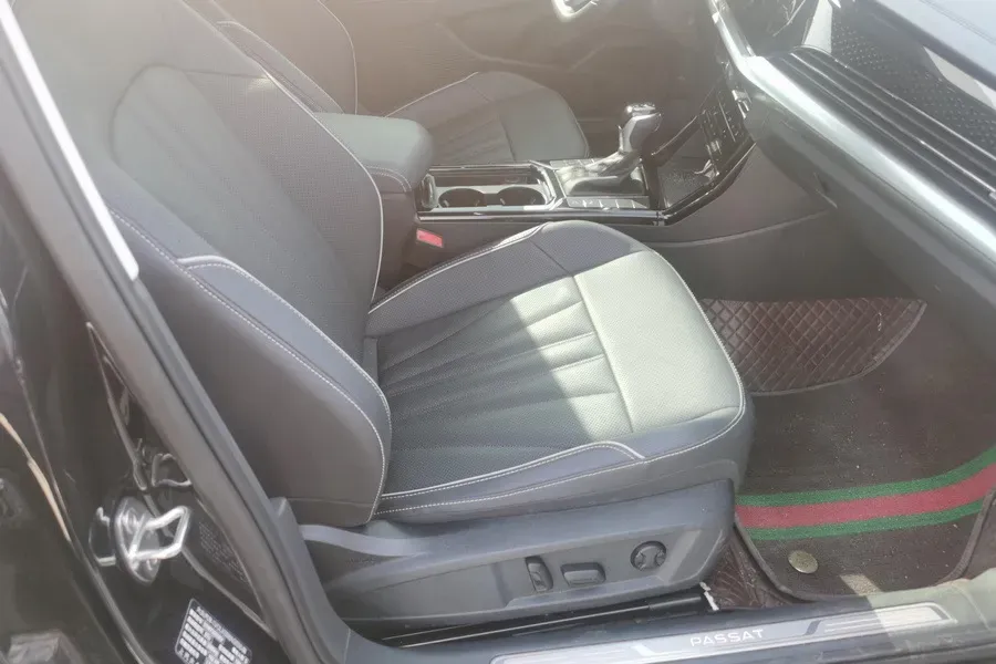 2024 Volkswagen Passat 2.0T 220HP L4 7DCT,autocango,china used car exporter,china ev exporter,chinese used car exporter,chinese used ev exporter