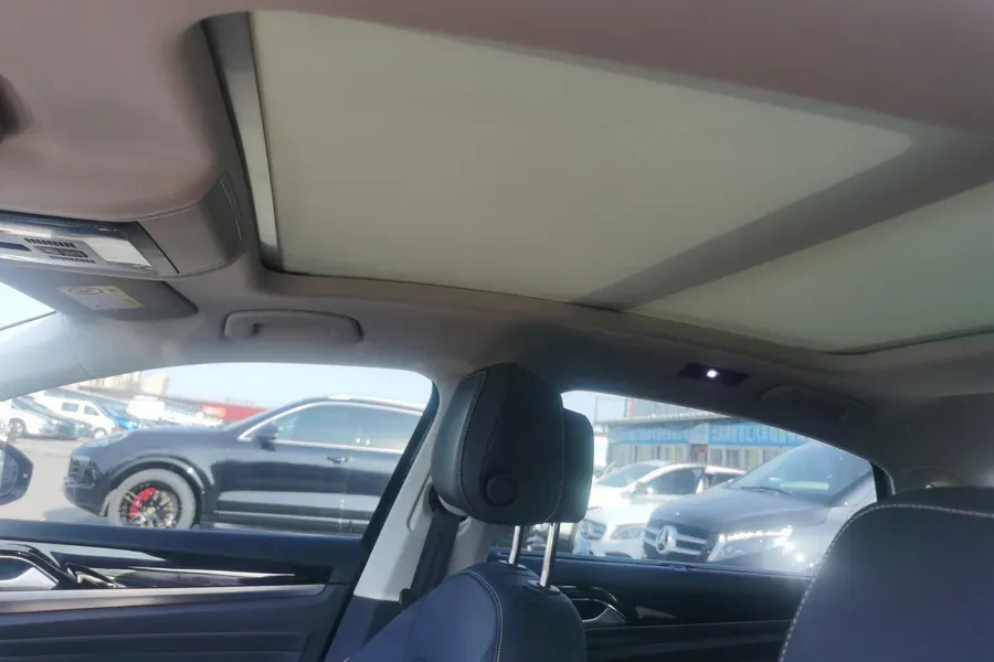 2024 Volkswagen Passat 2.0T 220HP L4 7DCT,autocango,china used car exporter,china ev exporter,chinese used car exporter,chinese used ev exporter