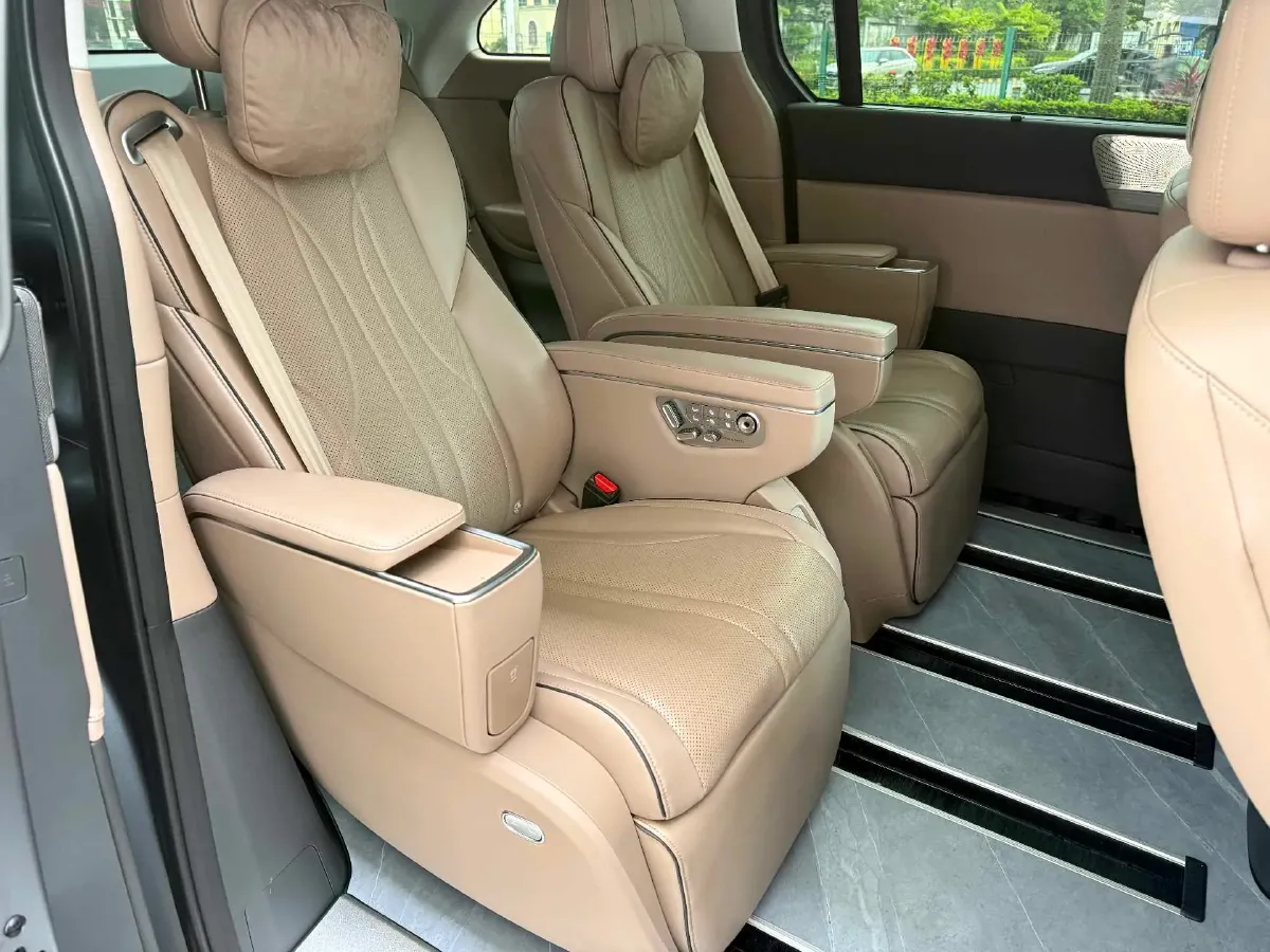 2025 Xpeng X9 BEV,autocango,china used car exporter,china ev exporter,chinese used car exporter,chinese used ev exporter