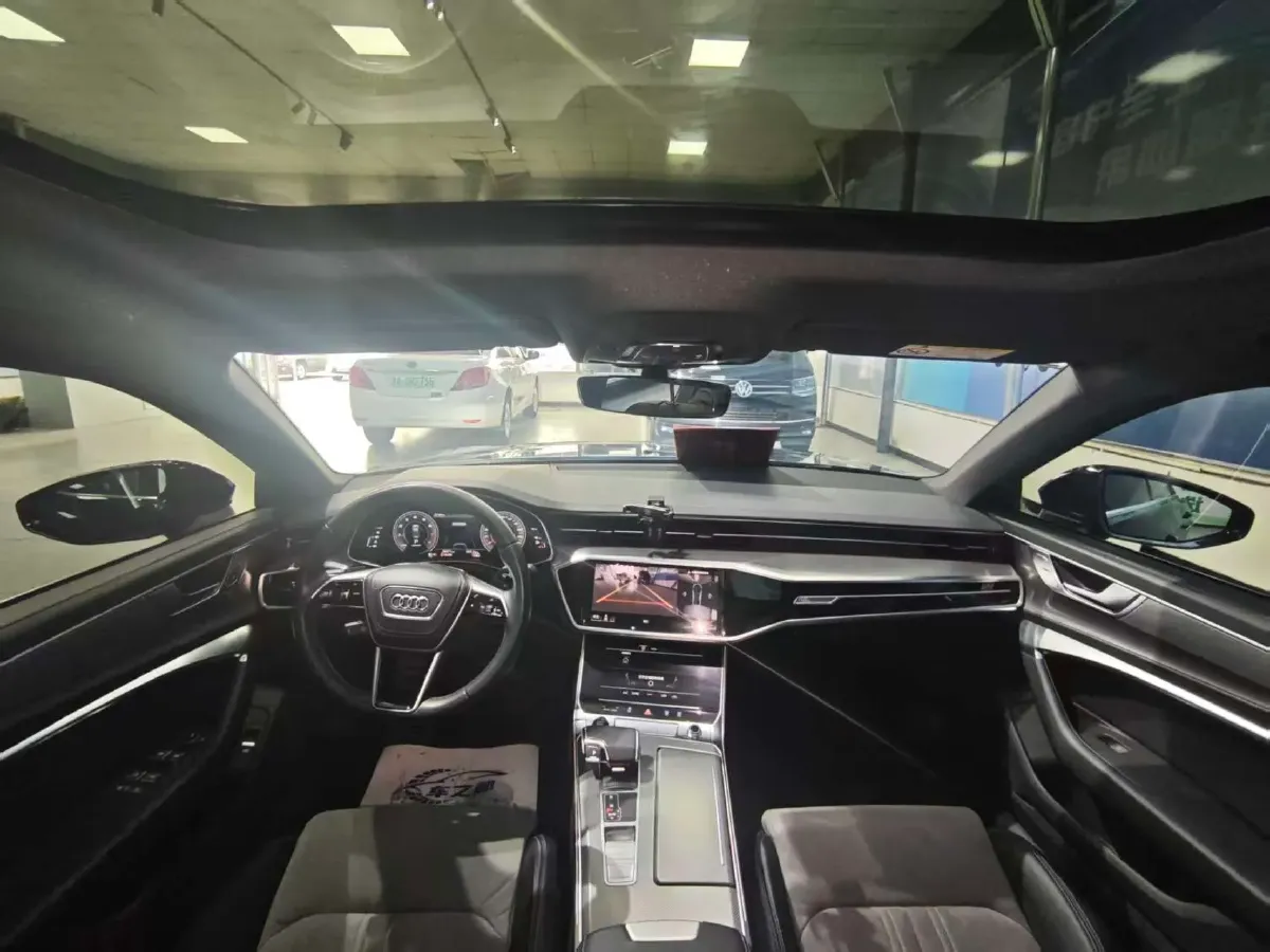 2023 Audi A6L 2.0T 245HP L4 7DCT,autocango,china used car exporter,china ev exporter,chinese used car exporter,chinese used ev exporter