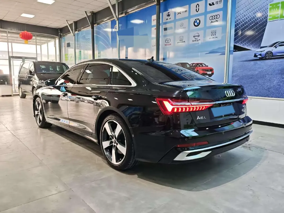 2023 Audi A6L 2.0T 245HP L4 7DCT,autocango,china used car exporter,china ev exporter,chinese used car exporter,chinese used ev exporter