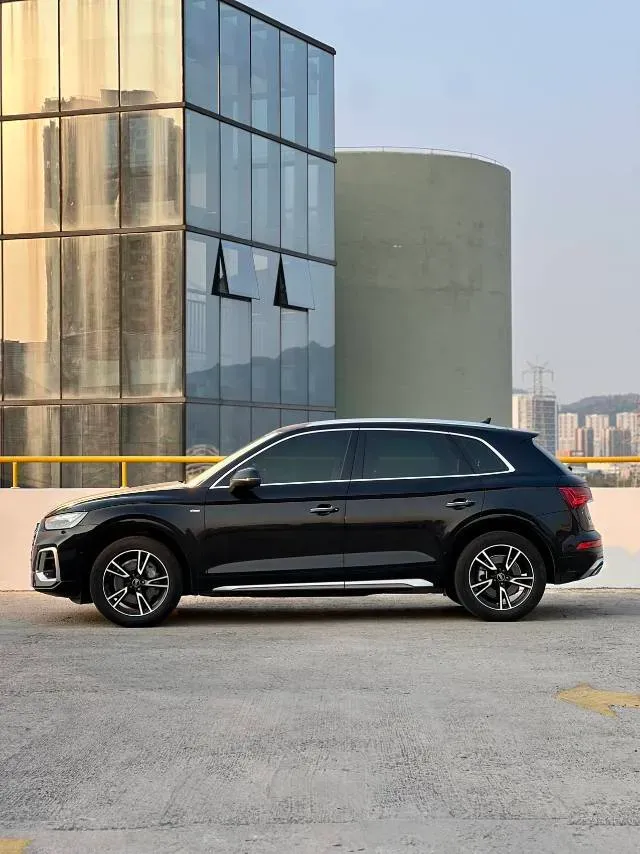 2023 Audi Q5L 2.0T 190HP L4 7DCT,autocango,china used car exporter,china ev exporter,chinese used car exporter,chinese used ev exporter