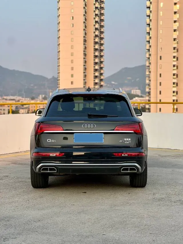 2023 Audi Q5L 2.0T 190HP L4 7DCT,autocango,china used car exporter,china ev exporter,chinese used car exporter,chinese used ev exporter
