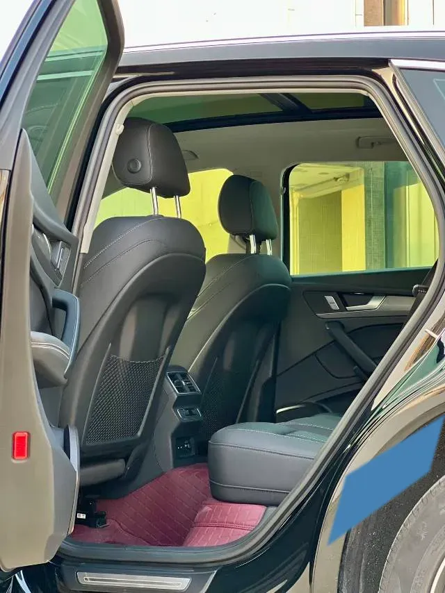 2023 Audi Q5L 2.0T 190HP L4 7DCT,autocango,china used car exporter,china ev exporter,chinese used car exporter,chinese used ev exporter