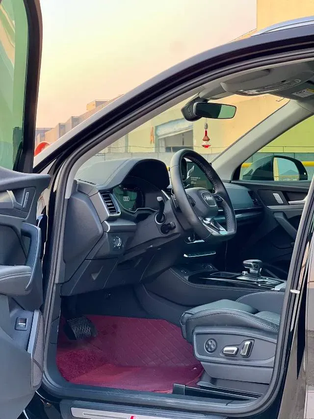 2023 Audi Q5L 2.0T 190HP L4 7DCT,autocango,china used car exporter,china ev exporter,chinese used car exporter,chinese used ev exporter