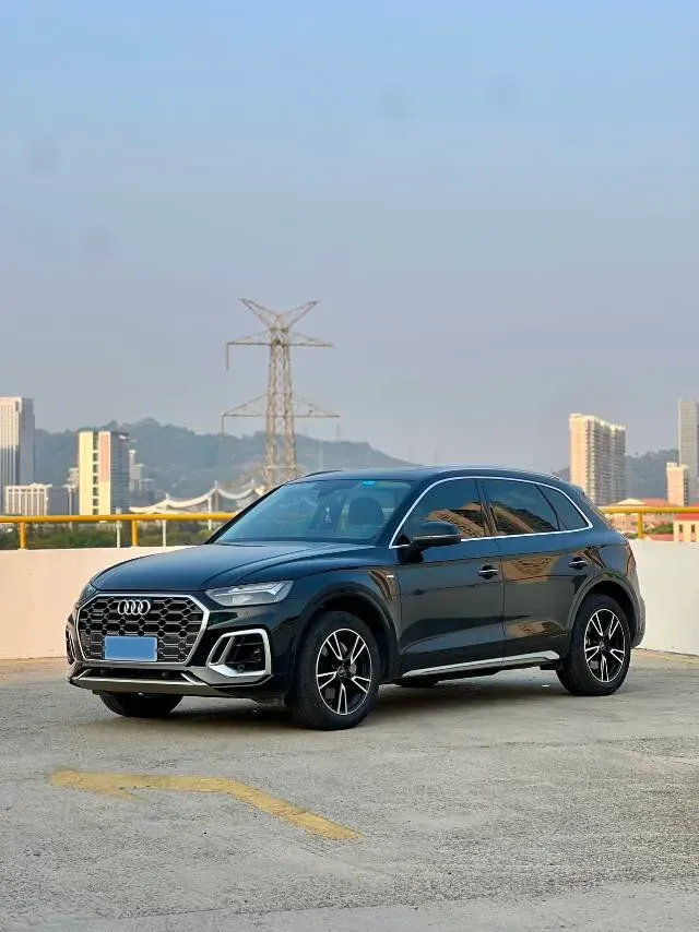 2023 Audi Q5L 2.0T 190HP L4 7DCT,autocango,china used car exporter,china ev exporter,chinese used car exporter,chinese used ev exporter