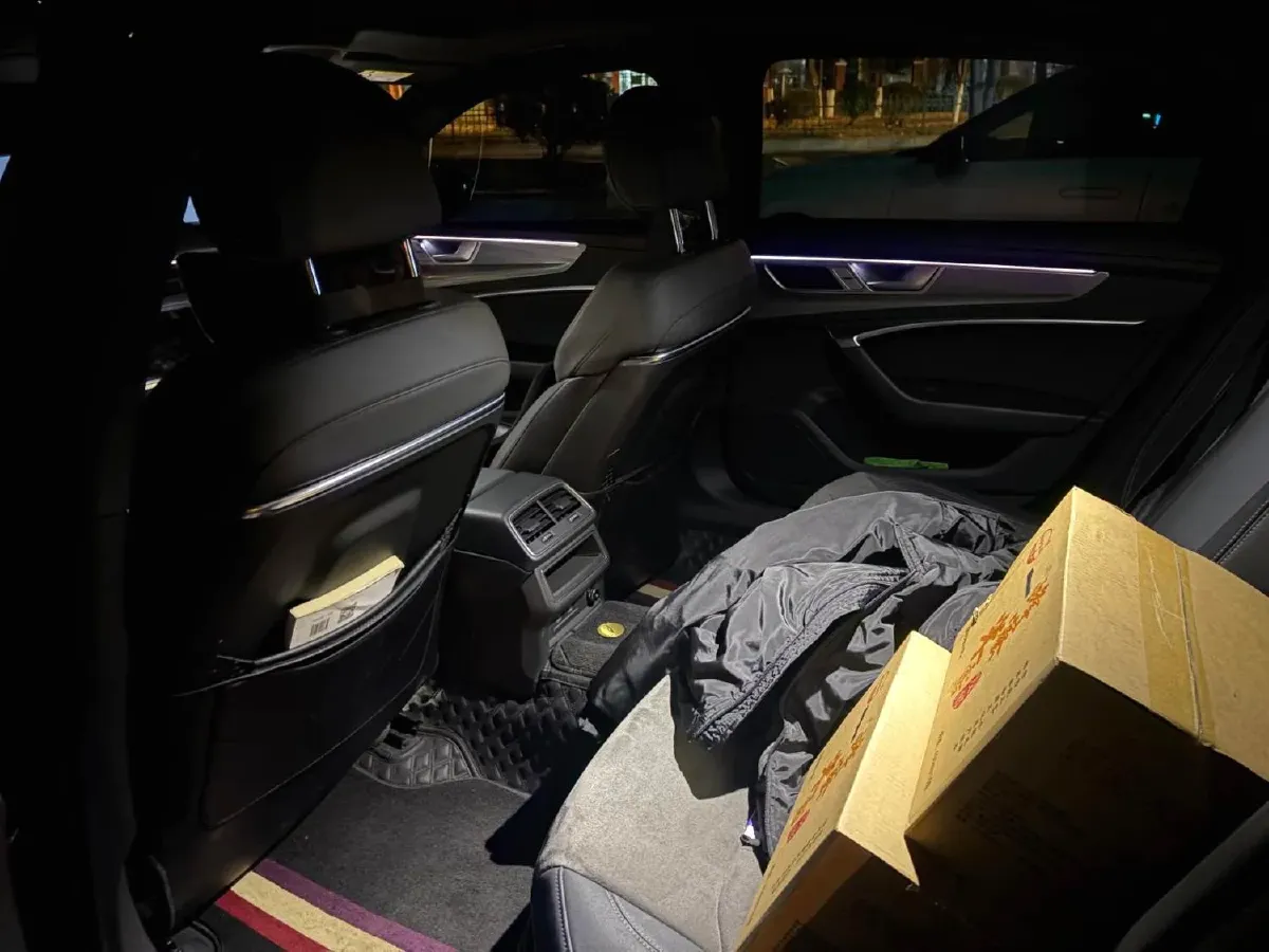 2024 Audi A6L 2.0T 190HP L4 7DCT,autocango,china used car exporter,china ev exporter,chinese used car exporter,chinese used ev exporter