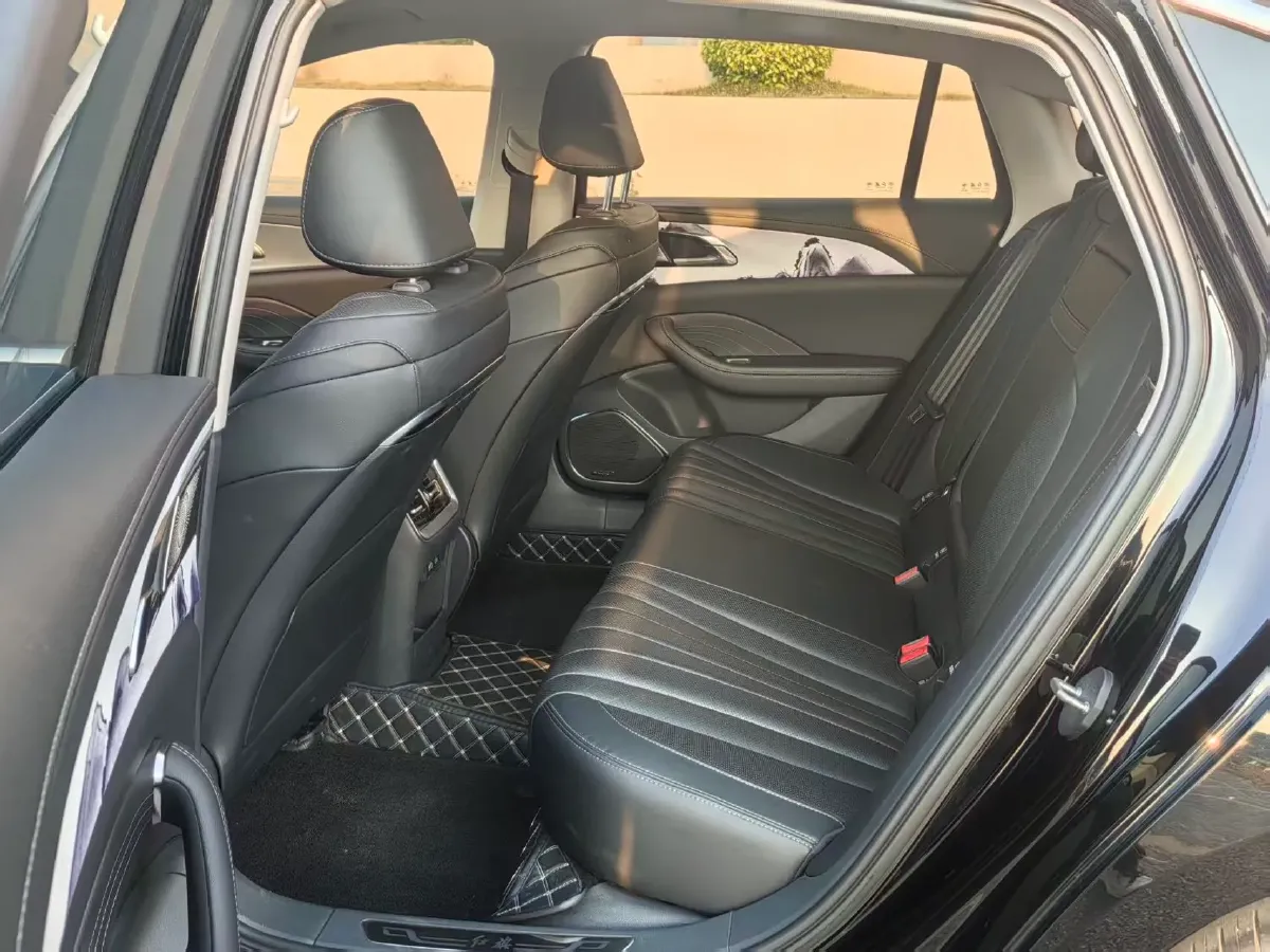 2024 HongQi H5 2.0T 224HP L4 8AT,autocango,china used car exporter,china ev exporter,chinese used car exporter,chinese used ev exporter