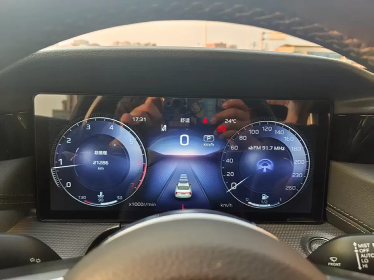 2024 HongQi H5 2.0T 224HP L4 8AT,autocango,china used car exporter,china ev exporter,chinese used car exporter,chinese used ev exporter