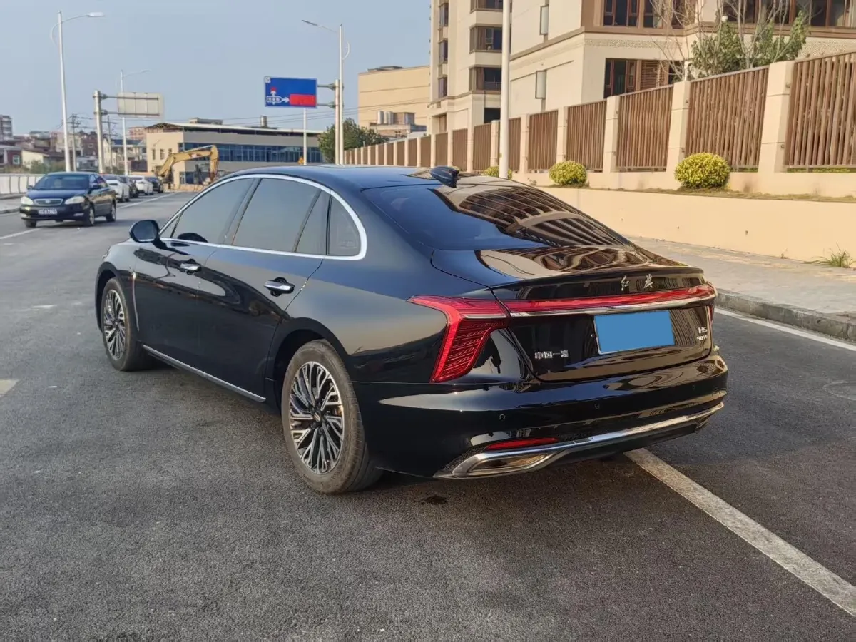 2024 HongQi H5 2.0T 224HP L4 8AT,autocango,china used car exporter,china ev exporter,chinese used car exporter,chinese used ev exporter