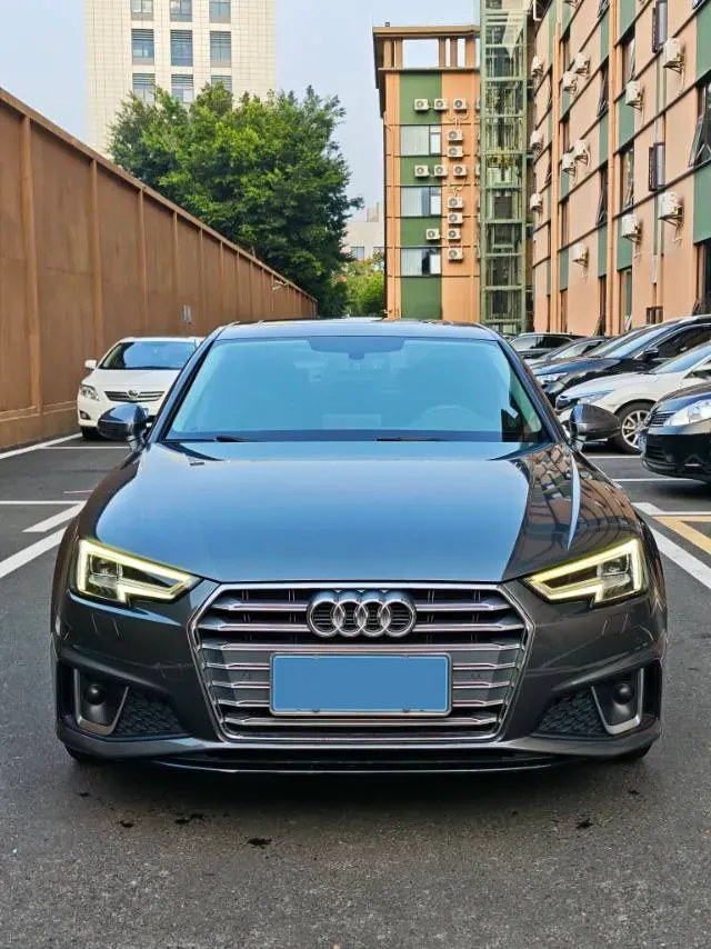 2019 Audi A4L 2.0T 190HP L4 7DCT,autocango,china used car exporter,china ev exporter,chinese used car exporter,chinese used ev exporter