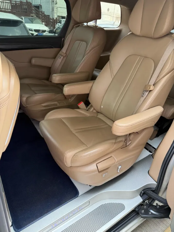 2021 Buick GL8 2.0T 237HP L4 9AT,autocango,china used car exporter,china ev exporter,chinese used car exporter,chinese used ev exporter
