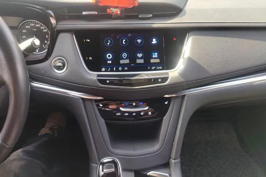 2022 Cadillac XT5 2.0T 237HP L4 9AT,autocango,china used car exporter,china ev exporter,chinese used car exporter,chinese used ev exporter