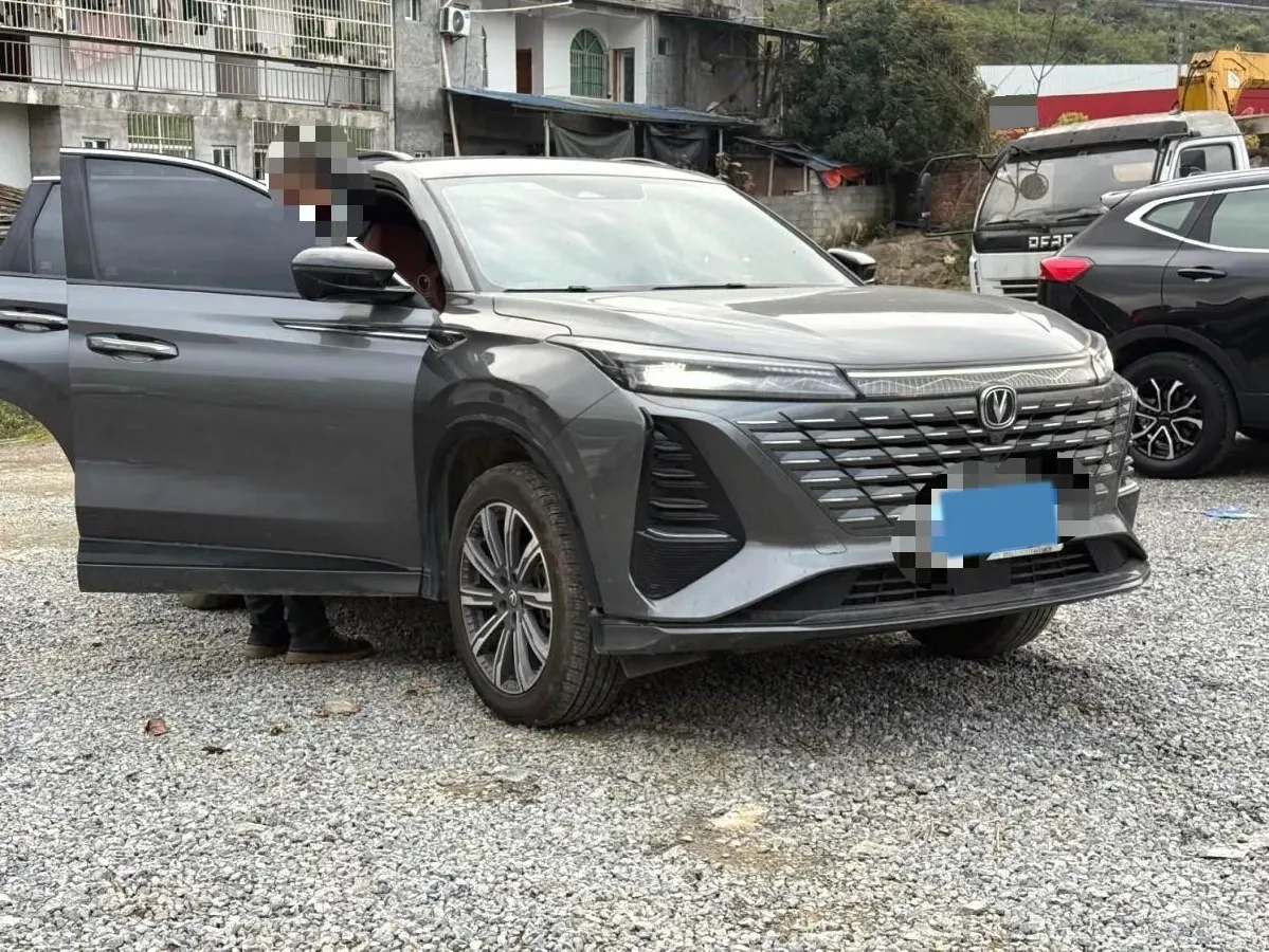 2024 ChangAn CS75 Plus 1.5T 188HP L4 8AT,autocango,china used car exporter,china ev exporter,chinese used car exporter,chinese used ev exporter