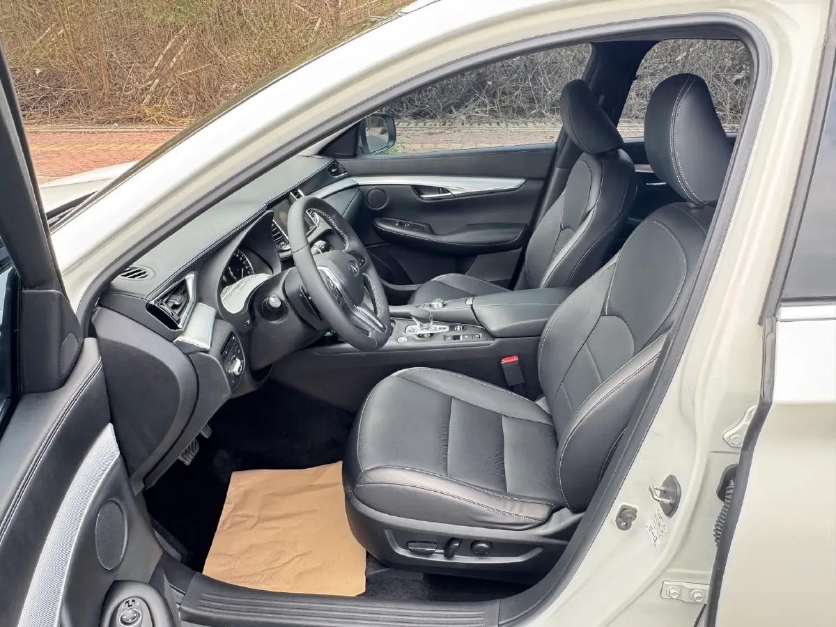 2018 Infiniti QX30 2.0T 211HP L4 7DCT,autocango,china used car exporter,china ev exporter,chinese used car exporter,chinese used ev exporter