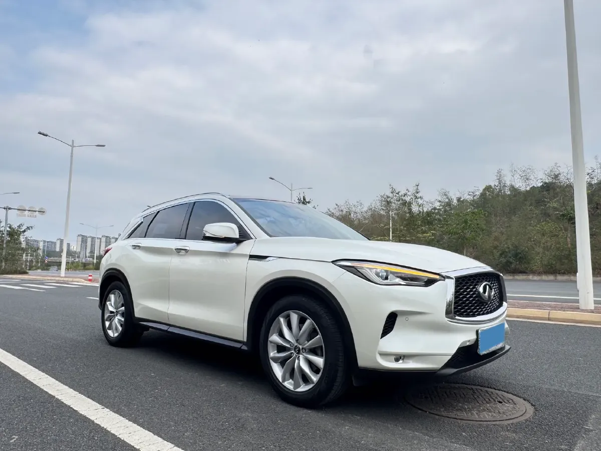 2018 Infiniti QX30 2.0T 211HP L4 7DCT,autocango,china used car exporter,china ev exporter,chinese used car exporter,chinese used ev exporter