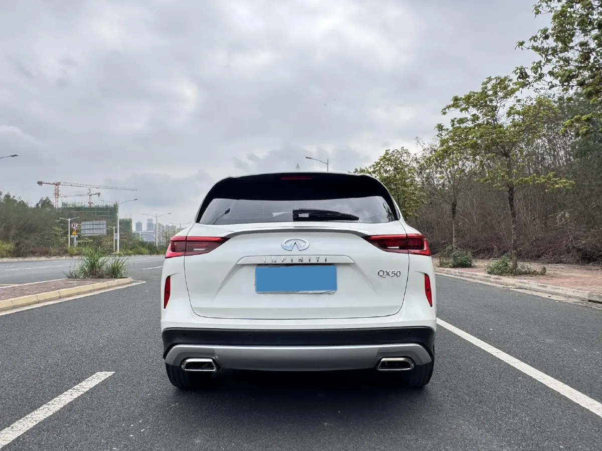 2018 Infiniti QX30 2.0T 211HP L4 7DCT,autocango,china used car exporter,china ev exporter,chinese used car exporter,chinese used ev exporter