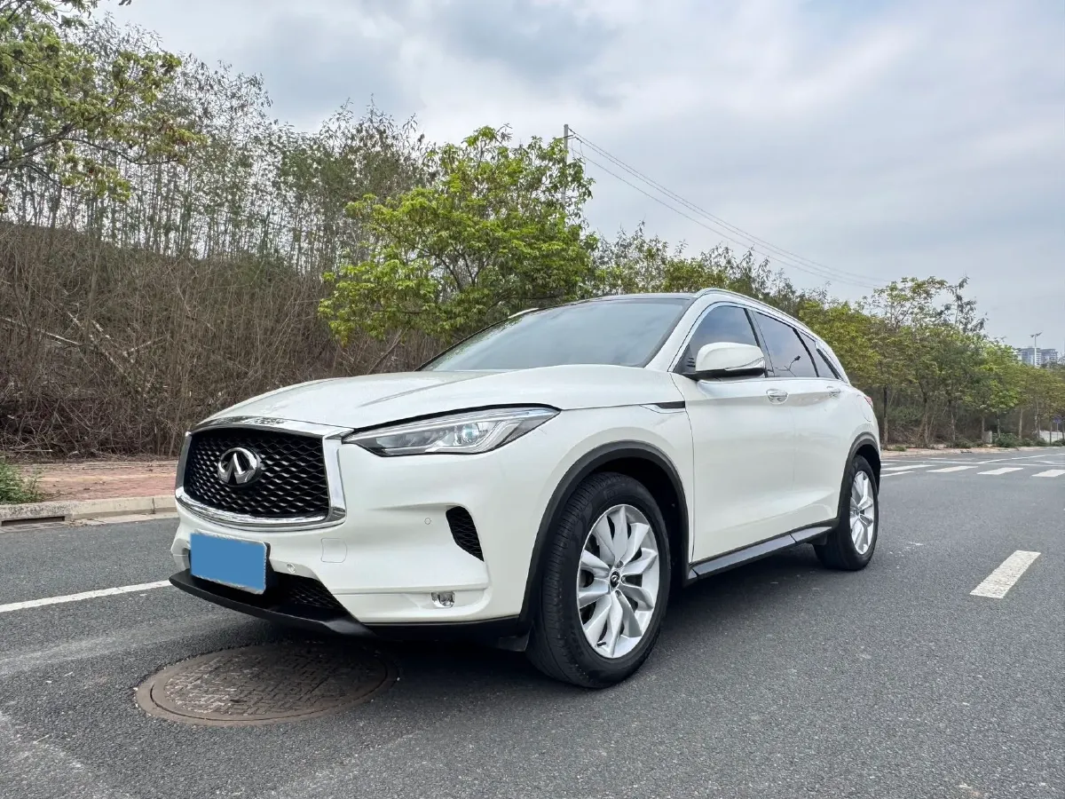 2018 Infiniti QX30 2.0T 211HP L4 7DCT,autocango,china used car exporter,china ev exporter,chinese used car exporter,chinese used ev exporter