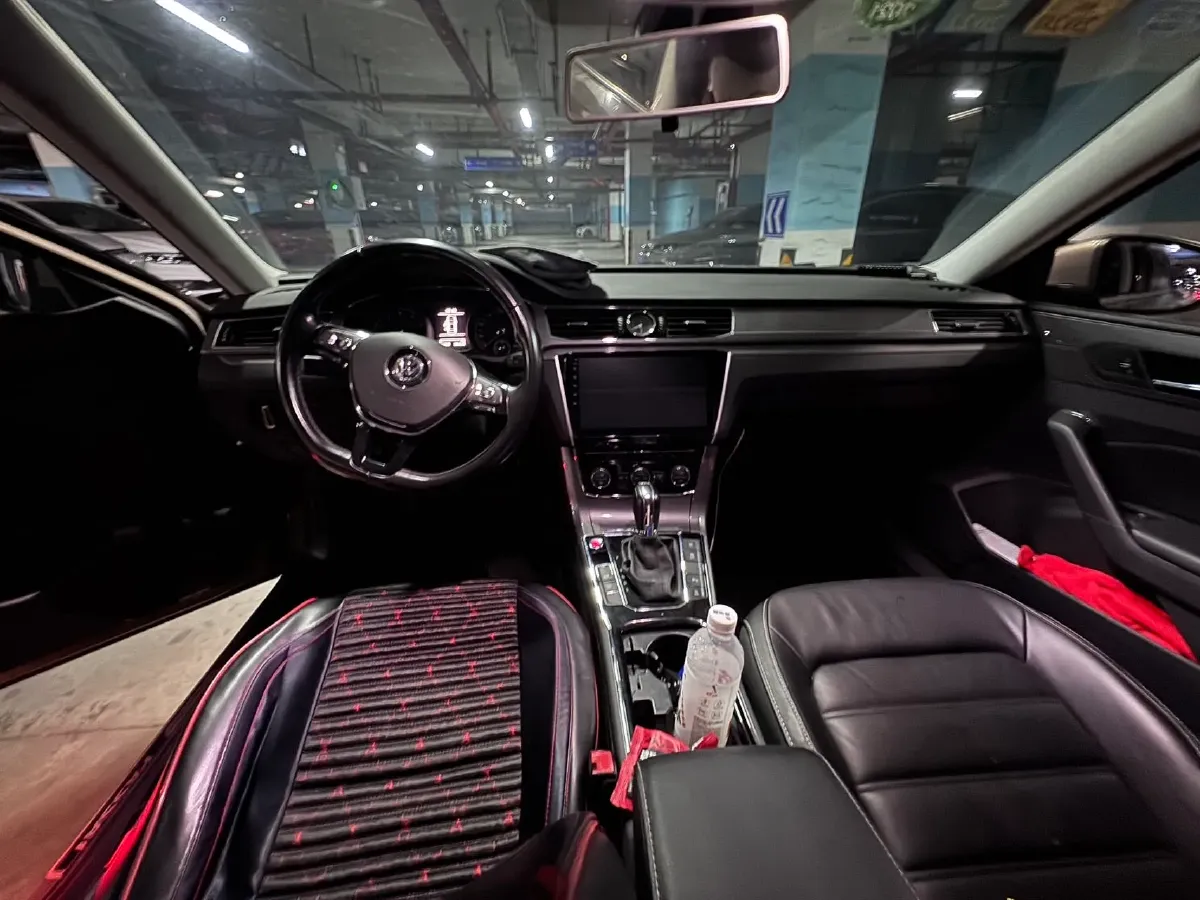 2017 Volkswagen Passat 1.8T 180HP L4 7DCT,autocango,china used car exporter,china ev exporter,chinese used car exporter,chinese used ev exporter