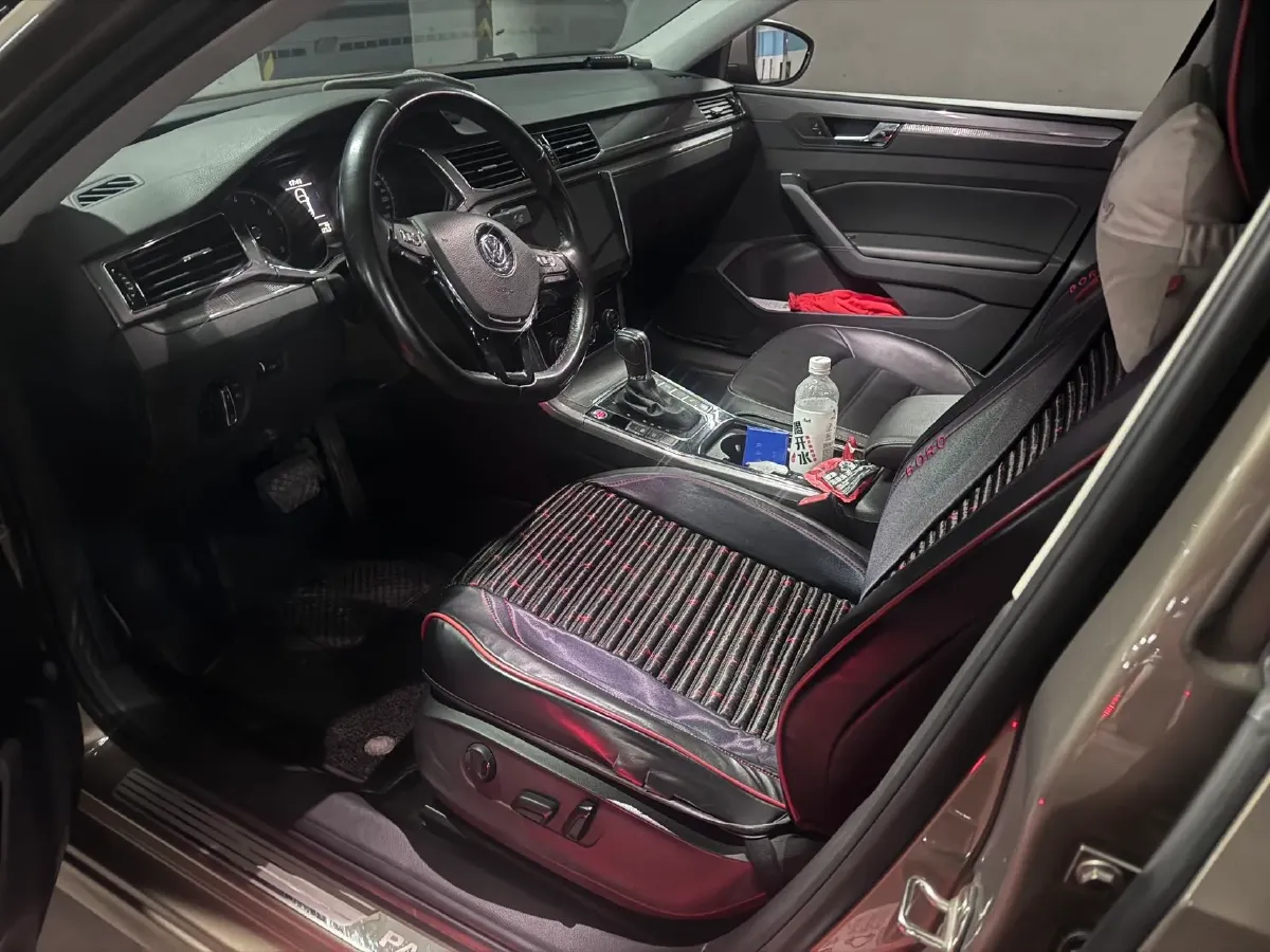 2017 Volkswagen Passat 1.8T 180HP L4 7DCT,autocango,china used car exporter,china ev exporter,chinese used car exporter,chinese used ev exporter