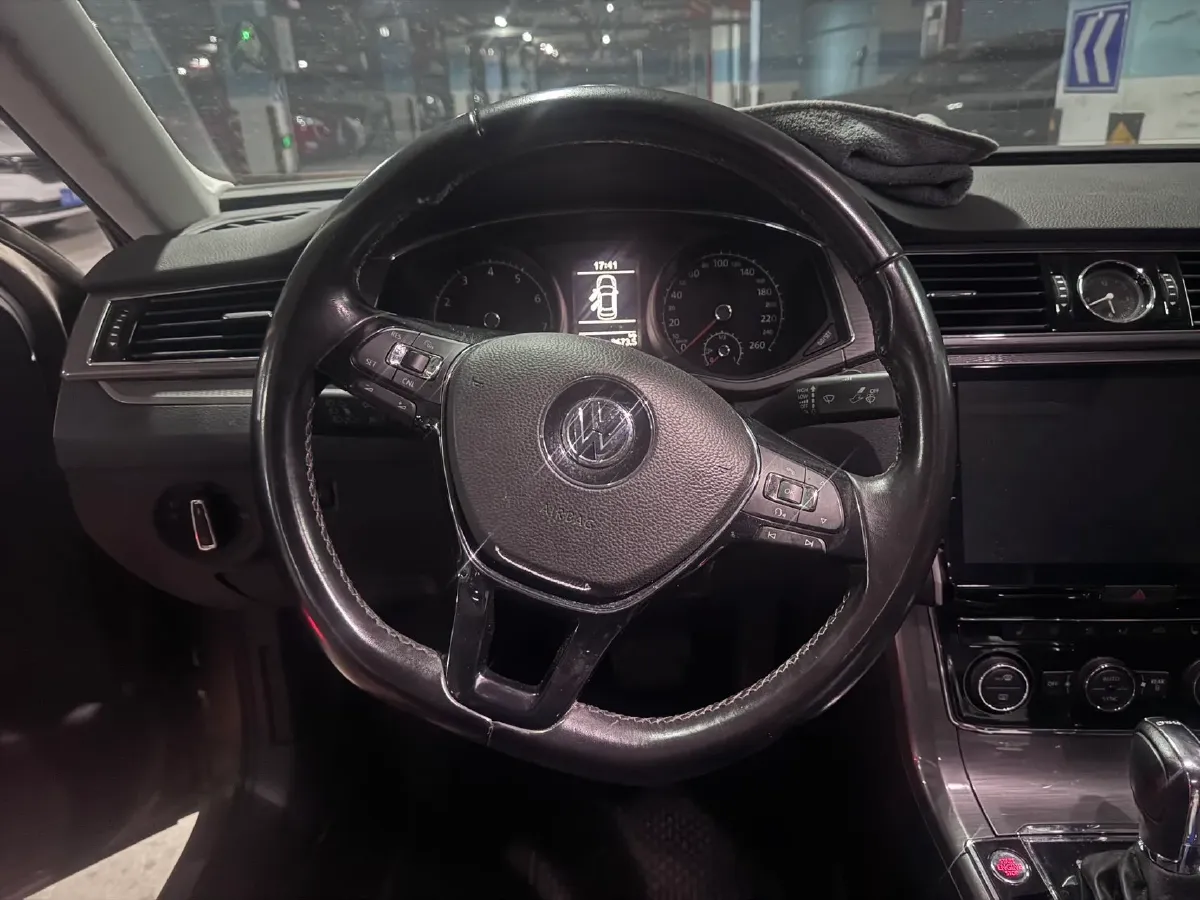 2017 Volkswagen Passat 1.8T 180HP L4 7DCT,autocango,china used car exporter,china ev exporter,chinese used car exporter,chinese used ev exporter