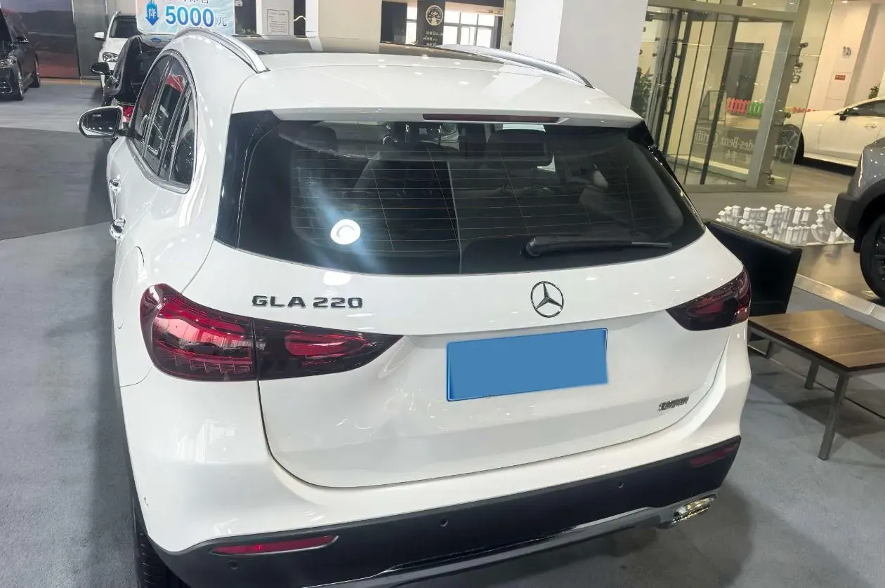 2024 Mercedes-Benz GLA Class 2.0T 190HP L4 8DCT,autocango,china used car exporter,china ev exporter,chinese used car exporter,chinese used ev exporter