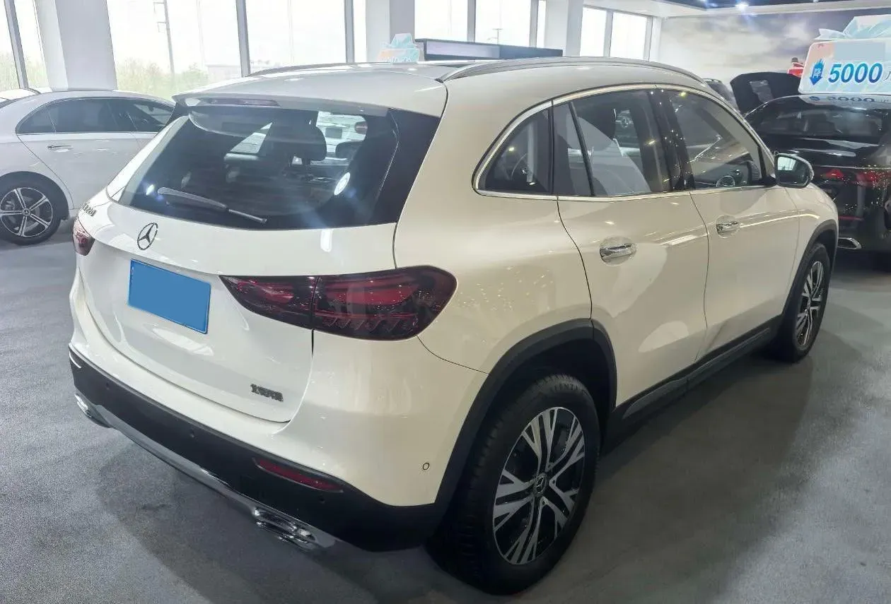 2024 Mercedes-Benz GLA Class 2.0T 190HP L4 8DCT,autocango,china used car exporter,china ev exporter,chinese used car exporter,chinese used ev exporter