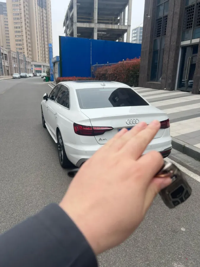 2020 Audi A4L 2.0T 190HP L4 7DCT,autocango,china used car exporter,china ev exporter,chinese used car exporter,chinese used ev exporter